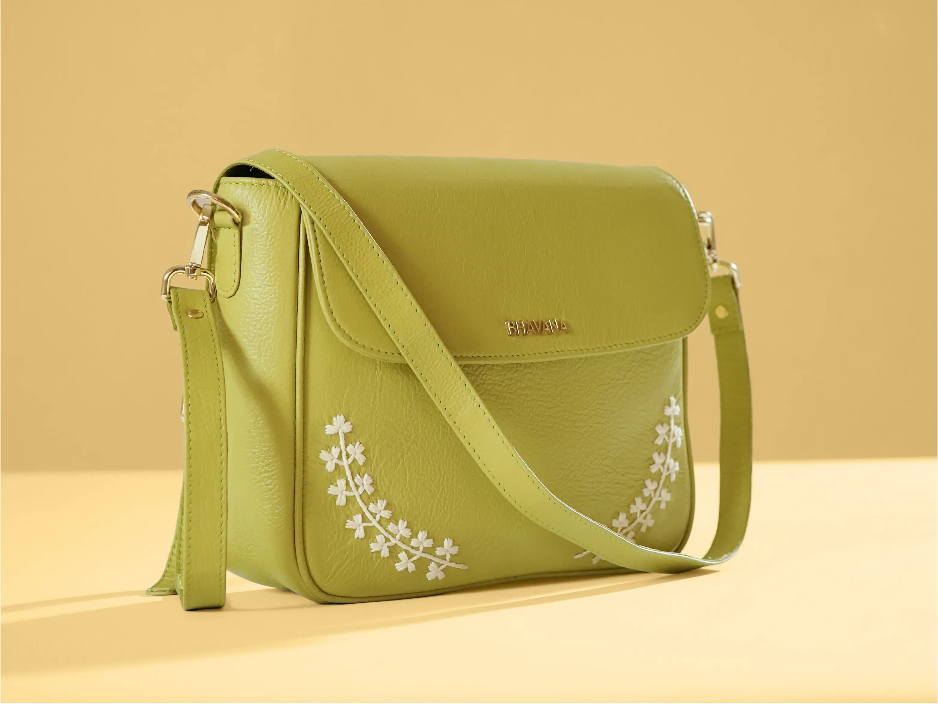 Inarah sling bag yellow green01